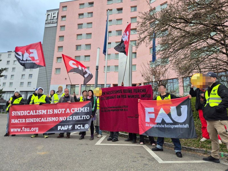 Soliaktion vor dem NH Hotel in Filderstadt-Bonlanden